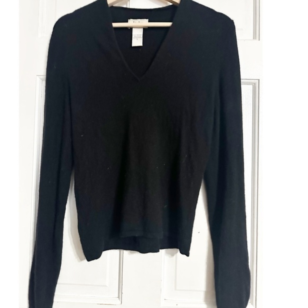 Neiman Marcus Black V-Neck Cashmere Sweater
